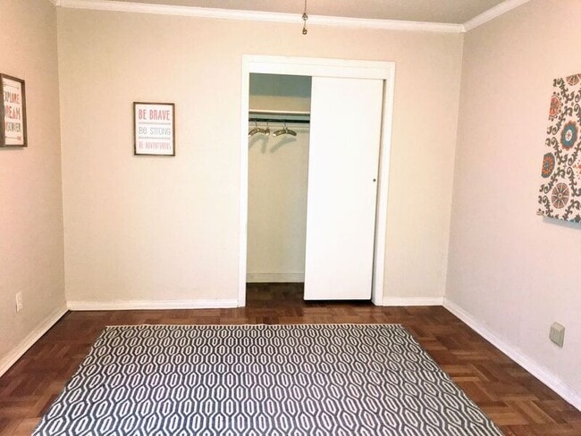 Foto del edificio - 2316 Barclay Rd