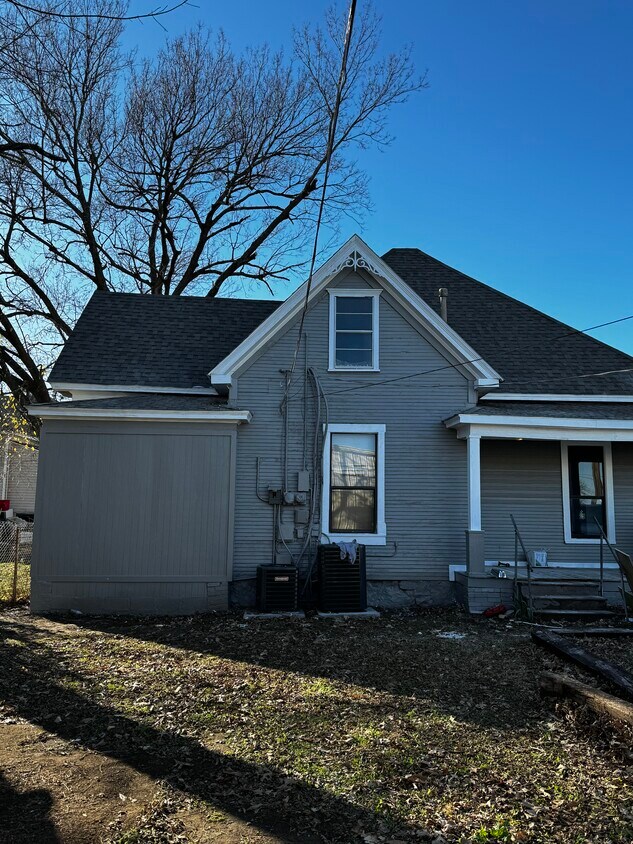 18 W Thompson Ave, Sapulpa, OK 74066 Apartments in Sapulpa, OK