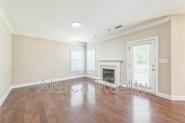 Foto del edificio - 1020 Ridgehaven Rd