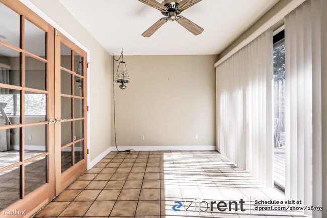 Foto del edificio - 3 br, 2.5 bath House - 4652 Sierra Springs...