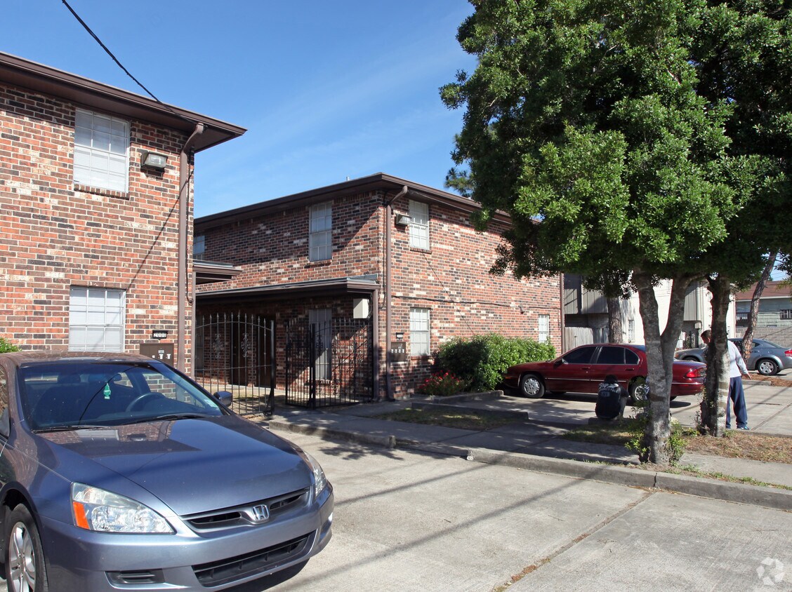 Foto del edificio - 2000-2004 Hickory Ave