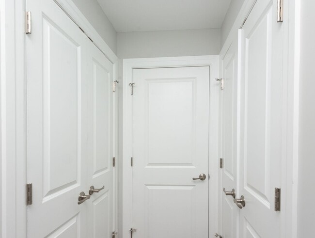 Interior Photo - 925 at North