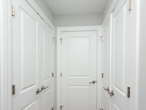 Interior Photo - 925 at North