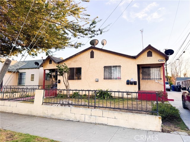 Primary Photo - 1746 W 82nd St