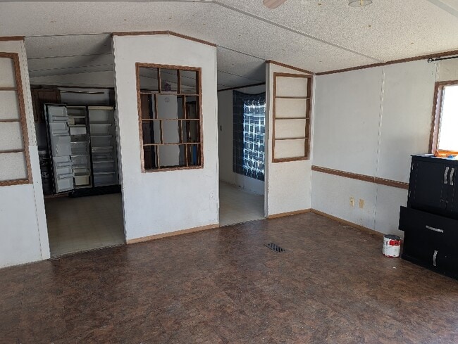 Building Photo - 215 Cora Ave