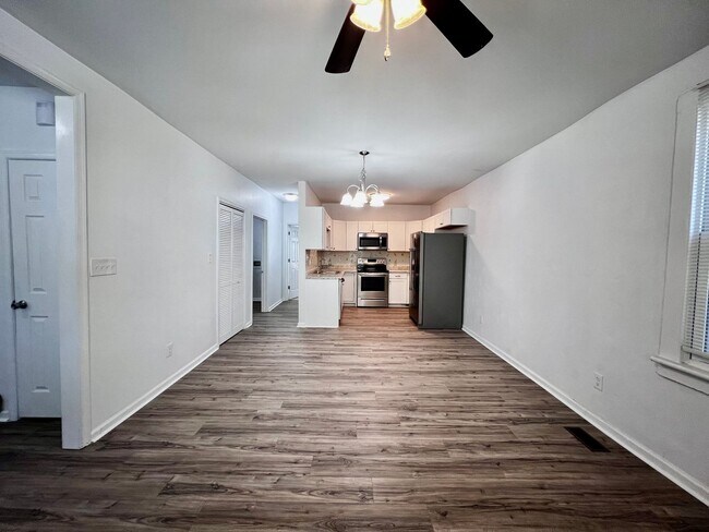 Foto del edificio - Newly renovated home in the Historic South Norfolk Neighborhood.