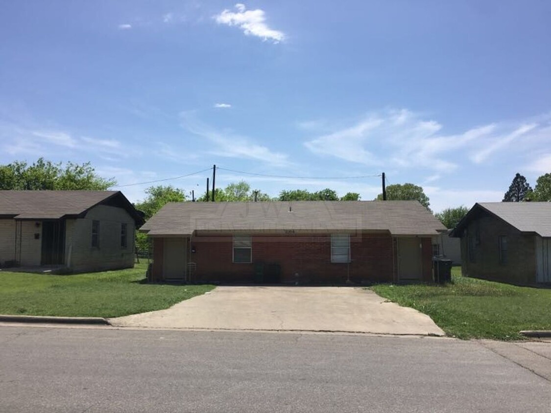 Foto principal - 2204 Poage Ave
