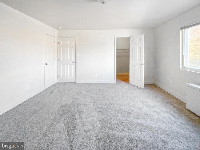 Building Photo - 1005 Chillum Rd