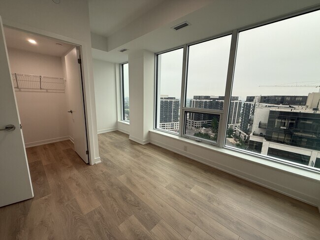 Photo du bâtiment - 1100 Sheppard Ave W