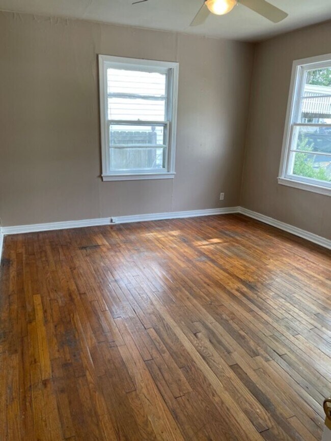 Foto del edificio - 2236 Dewey Ave