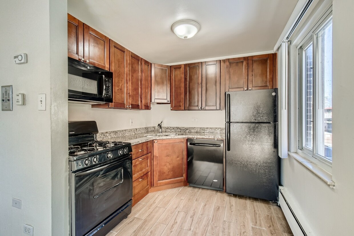 Primary Photo - 59 N Corona St