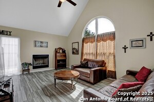 Foto del edificio - 2135 Blueridge Dr