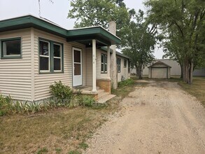 Building Photo - 614 Prairie St