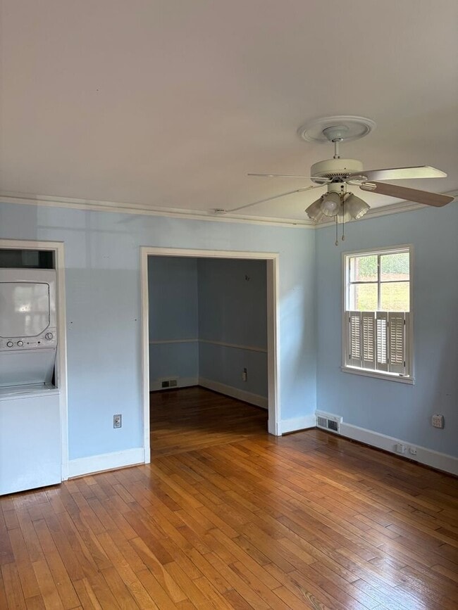 Photo - Cleveland Park - University Ridge Condo- 2 Bedroom 1 Bath