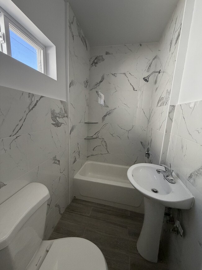 Photo - 415 S 10th St Apartment