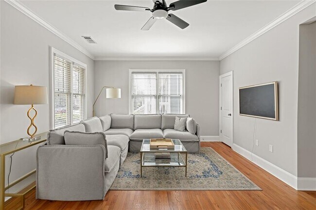 Foto del edificio - 372 Clifford Ave NE