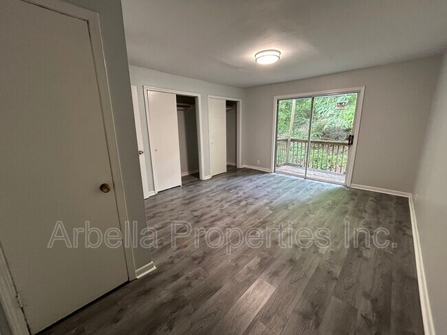 Building Photo - 103 Angeline Dr