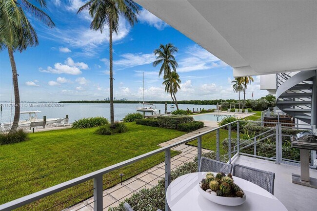 Foto del edificio - 166 Harbor Dr