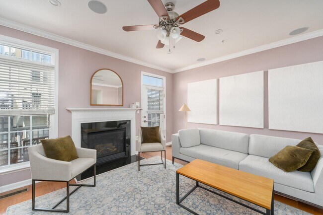 Building Photo - 2-Bedroom, 2.5 Bathroom Home with Office/G...