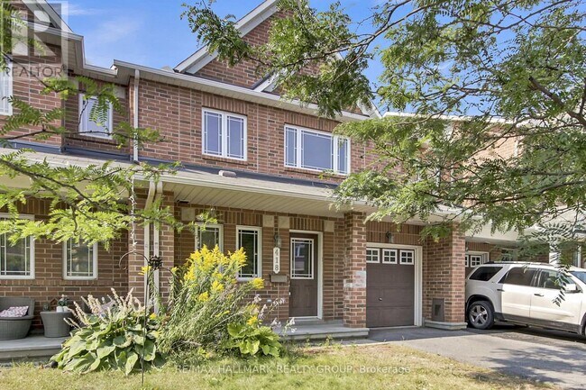 Building Photo - 418 Temiskaming Crescent