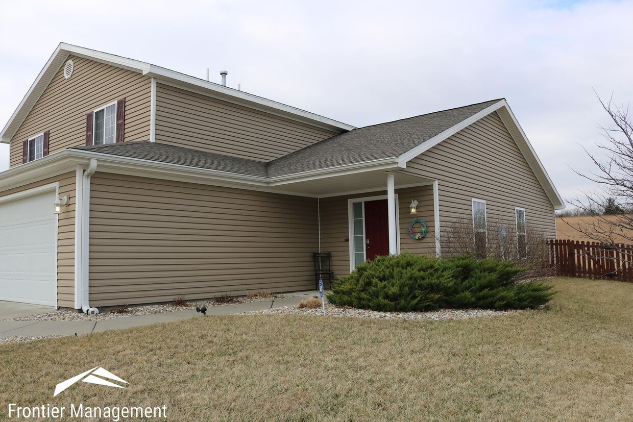 Primary Photo - Gorgeous Duplex with Amazing View Off of S...