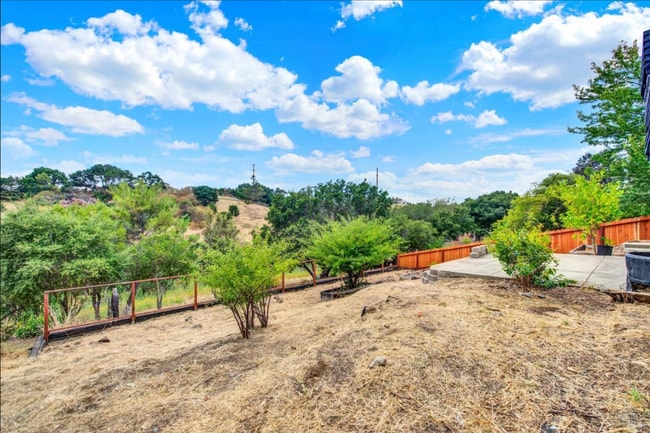 Building Photo - 143 Creekview Dr