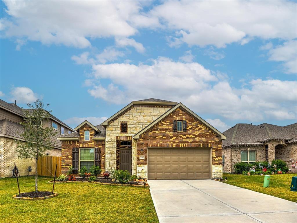 Foto principal - 3321 Explorer Dr