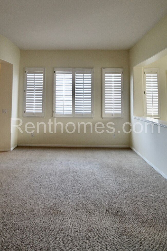 Building Photo - Scripps Ranch, 11635 Miro Cr, AC, Gas Log ...