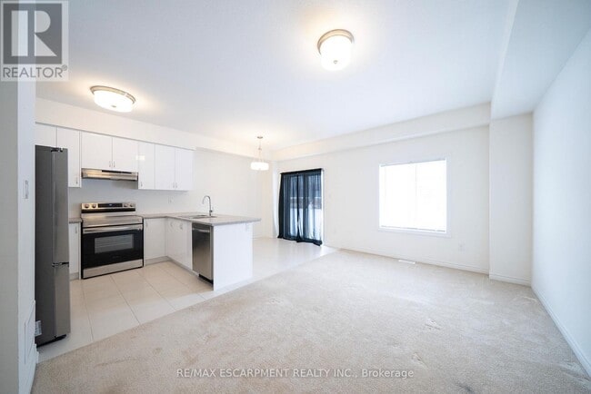 Building Photo - 8 Copeman Ave
