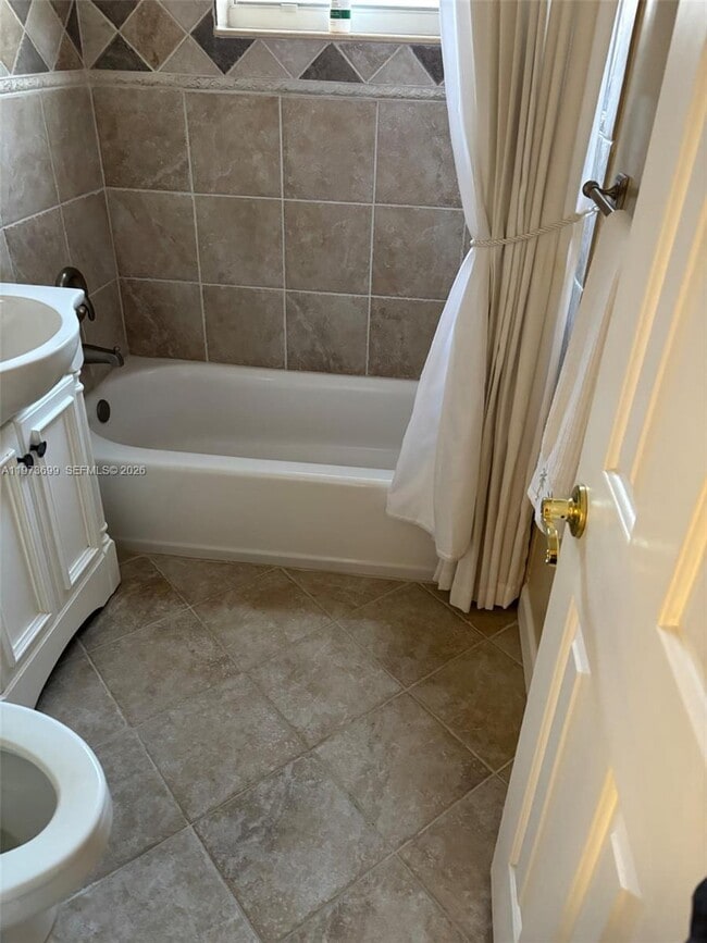 Building Photo - 127 Lakeview Ave