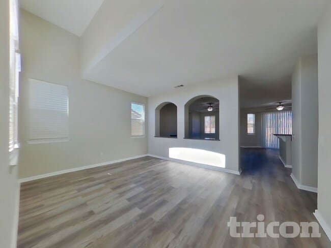 Building Photo - 757 Pino Ave