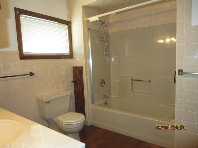 Building Photo - 1 br, 1 bath  - 622 N Garfield Ave Apt 3D
