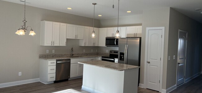 Foto del edificio - Beautiful 2 bedroom, 2.5 bath Townhouse