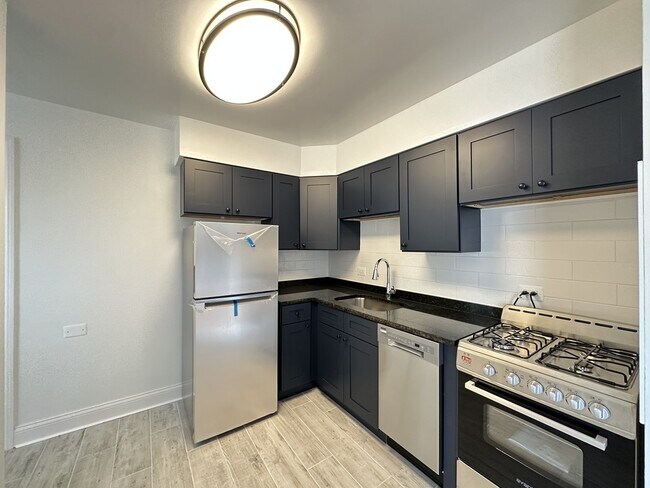 Foto del edificio - 6731 N California Ave
