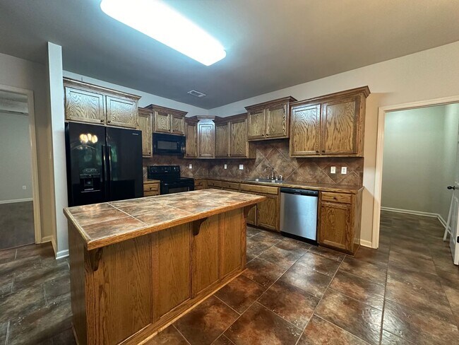 Foto del edificio - 15047 Creekside Dr