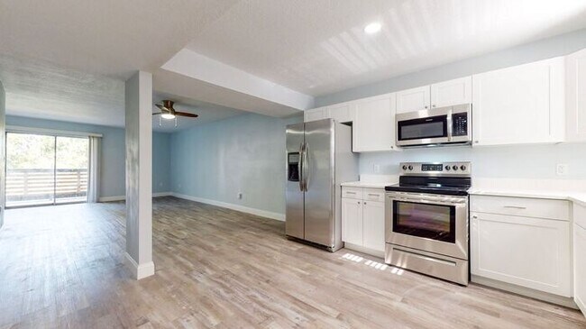 Building Photo - WAKE UP TO HILLSBOROUGH RIVER VIEWS IN THE HEART OF SEMINOLE HEIGHTS!