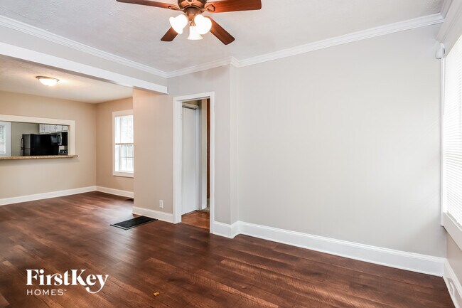 Building Photo - 1583 Pineview Terrace SW