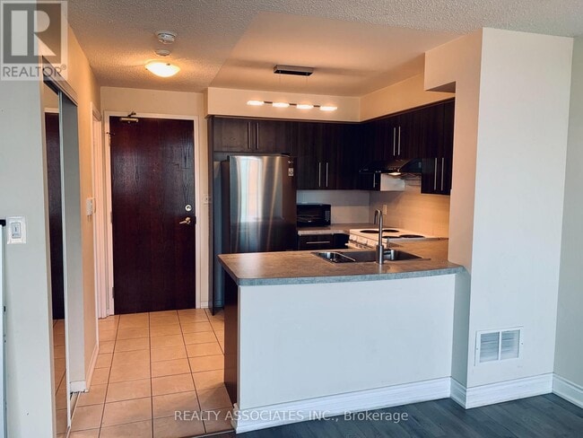 Building Photo - 51 Baffin Ct