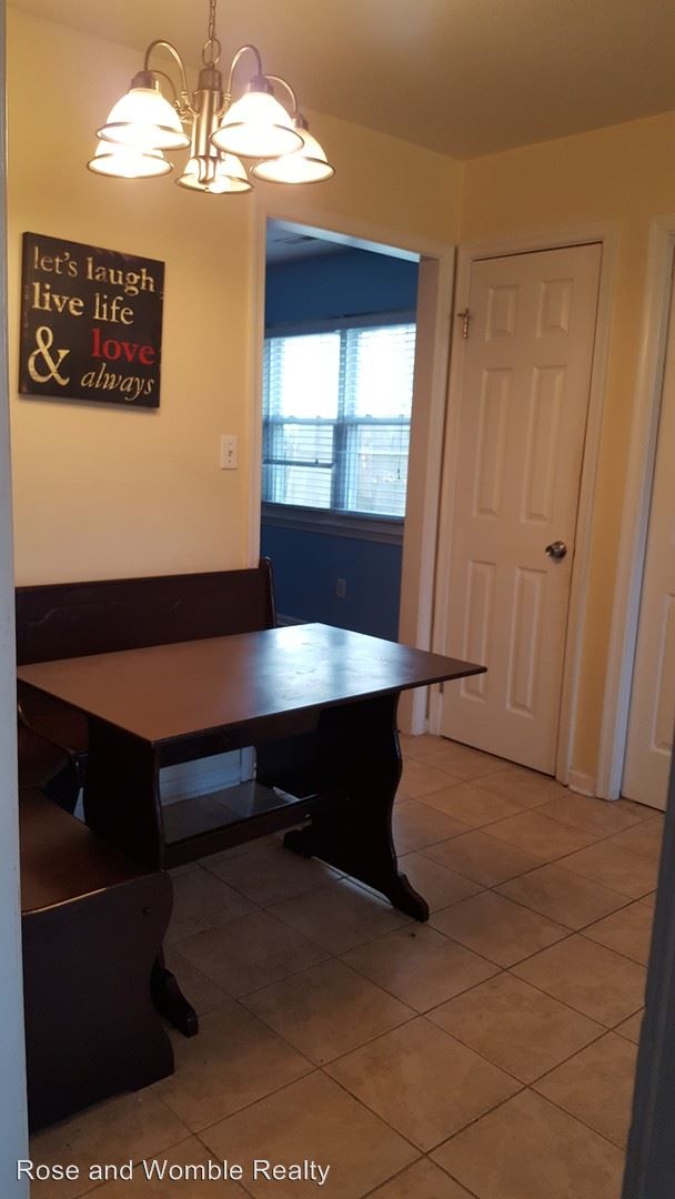 Foto del edificio - 4024 Lombard Dr