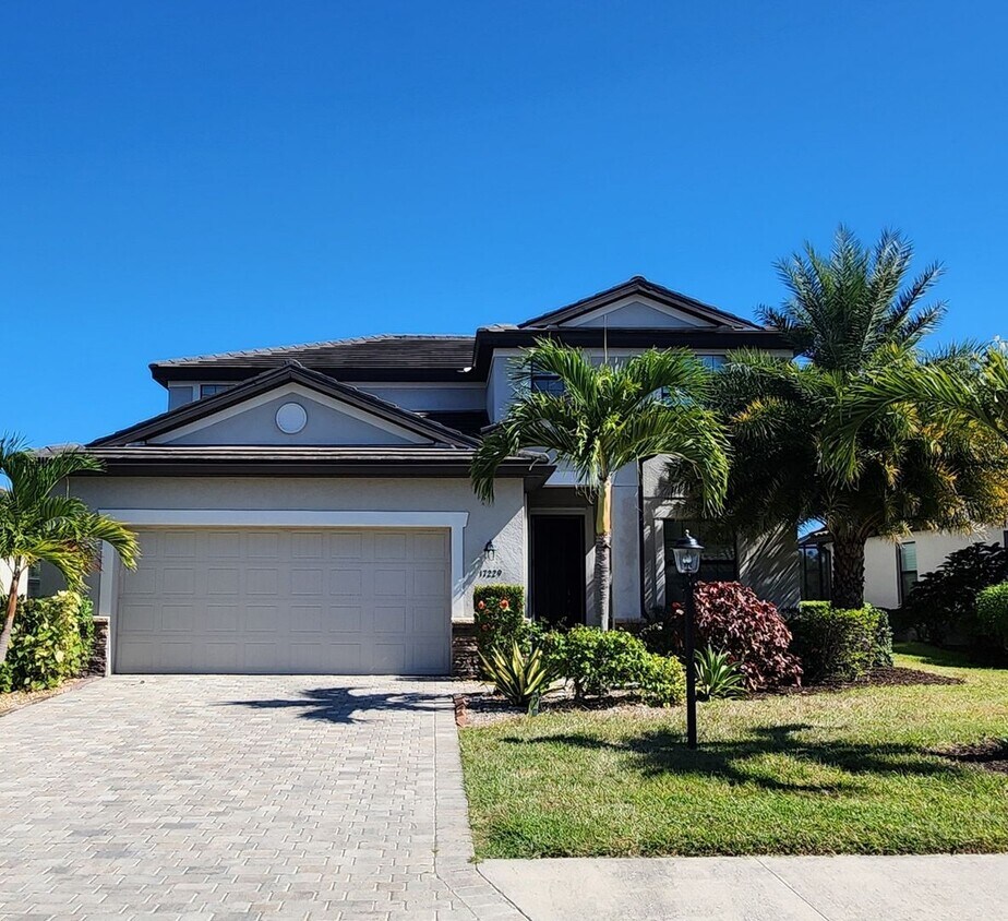 Primary Photo - Spacious 4BR 3BA House in Lakewood Ranch