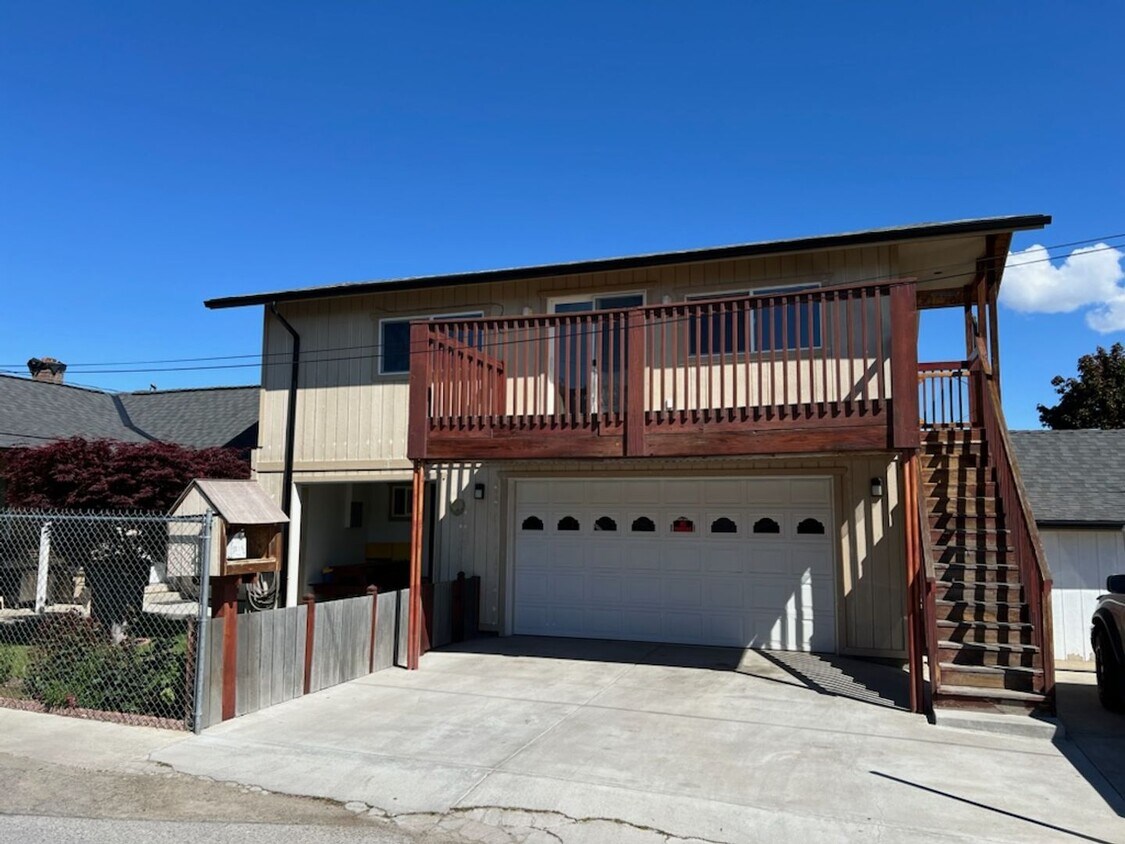 934 Methow St Unit 934 Methow St B, Wenatchee, WA 98801 Room for