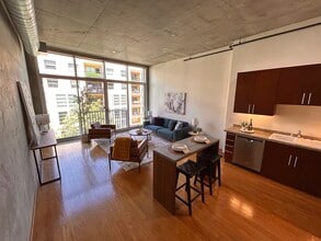 Building Photo - 1025 Island Ave