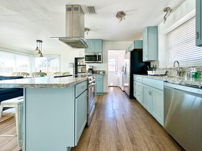 Building Photo - 4861 Mt Gaywas Dr