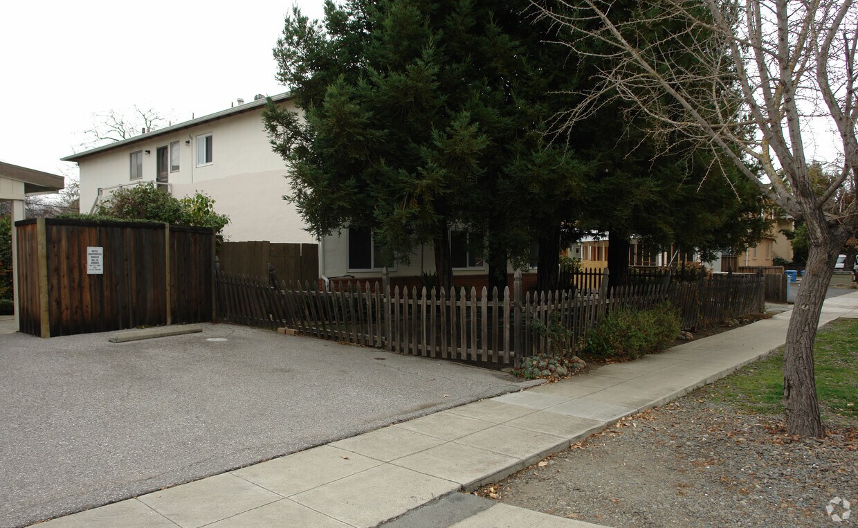 Foto del edificio - 2869 Alma St