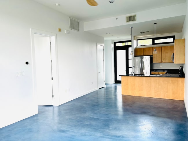 Building Photo - 2525 S Lamar Blvd