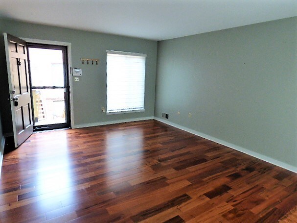 Building Photo - German Village area Condo