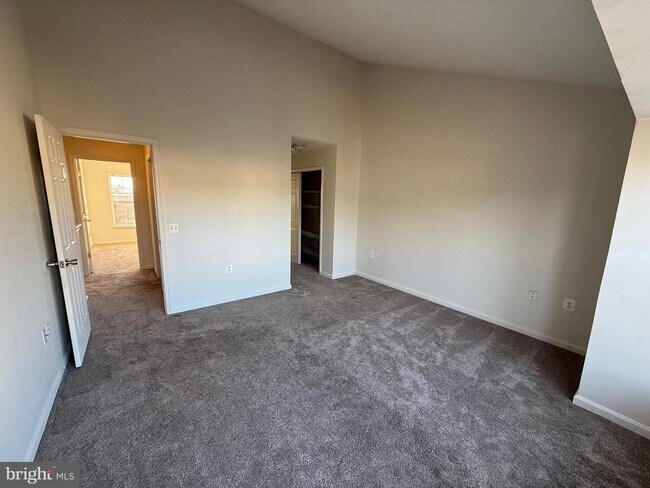 Building Photo - 22976 Fontwell Square