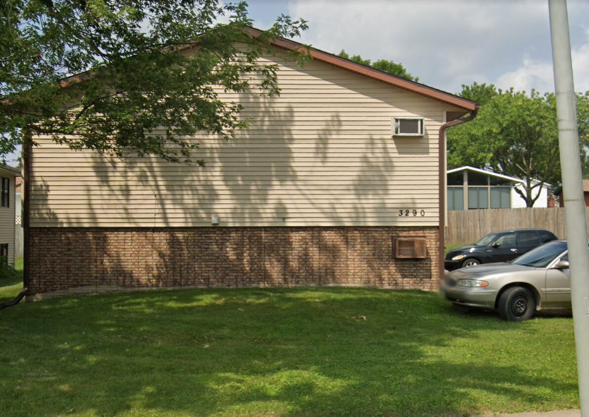 Primary Photo - 3290 8th St