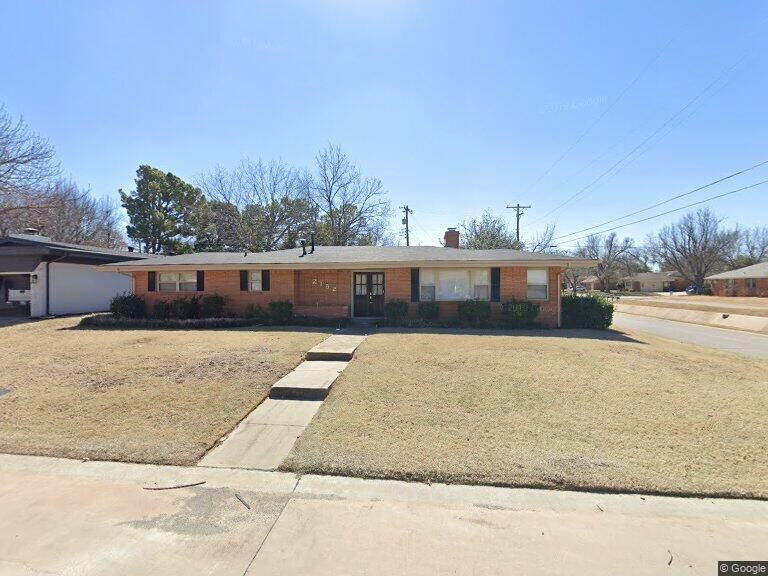 Primary Photo - 2152 Huntleigh Dr