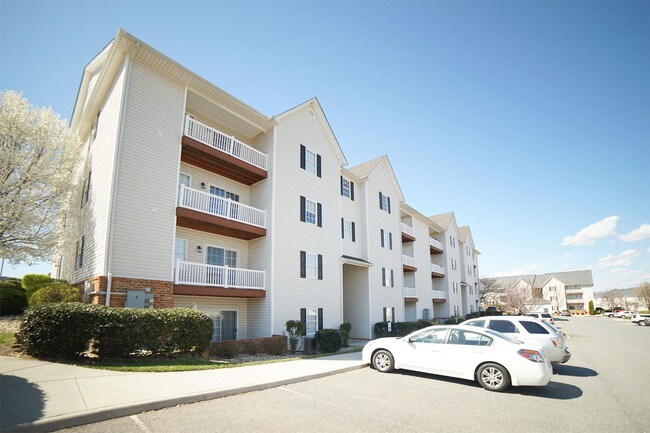 Foto del edificio - 800 Wyndhurst Dr